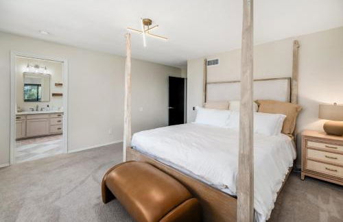 5BR Oasis with Pool, Arcade, Sauna - Photo 14