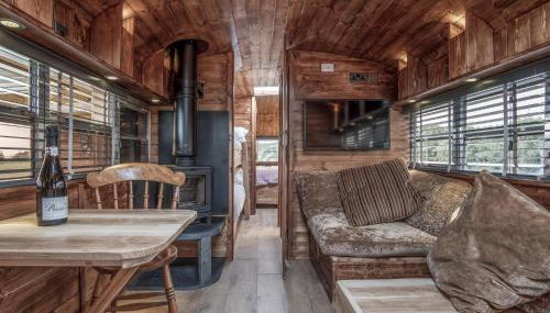 American School Bus - 1 Bedroom - Blossom Farm - Tiers Cross - Foto 4