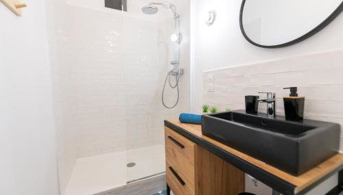 La Bohème, appartement chaleureux et décoré avec goût - Photo 5, Shower