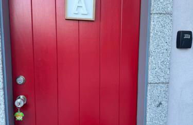 One bedroom with modern kitchen, balcony with water view - Foto 30