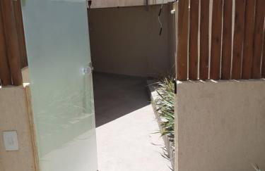 FLAT ENCANTADOR A UM PASSO DA PRAIA - Foto 19