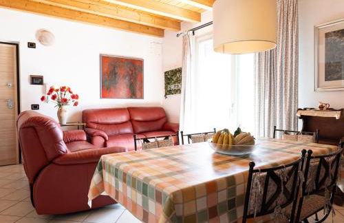 EnjoyIseoLake - La Villetta - Casa vacanze perfetta con giardino, vista lago e piscina - Photo 5