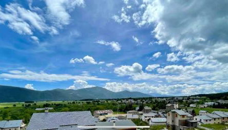 Charmant duplex, 110m2, 7 minutes des pistes, 8 couchages, belle vue sur les montagnes, cheminée - Foto 2