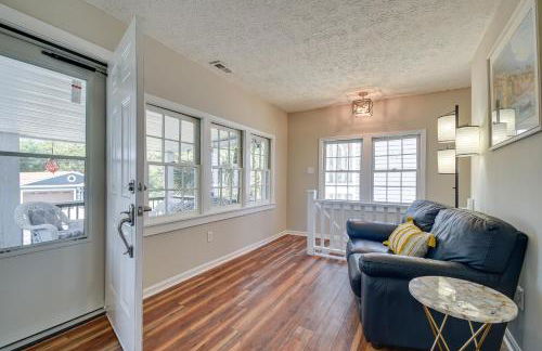 Walk to Water Coastal-Chic Home Near Myrtle Beach - Foto 15