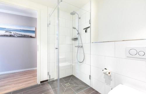 Godewindpark Deluxe-Suite 1-02 mit Ost-Loggia und schönem Gartenblick - Foto 36