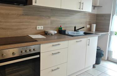 Haus 2 Etagen Garten 1 Badezimmer,1 Gäste Wc 200 Qm 5 Betten Gehoben mit Garten - Foto 19