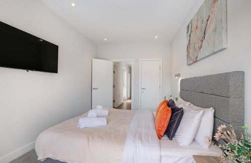 Luxury 5 Bedroom, 4 Bathroom Home in Purley - Foto 14