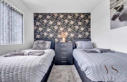 Modern 3BR Home in 9 Anson Rd Near Sandwell Hospital with Garden and Free Parking - Foto 58