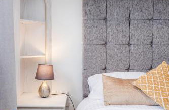 Bright and spacious home with free parking and garden - Foto 2