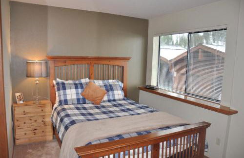 Bitterbrush - 400 Fairview Boulevard - very close to Diamond Peak and beaches - WSTR21-0086 - Tax ID W4900 - Max 7 people, 2 cars parking in carports - Foto 16