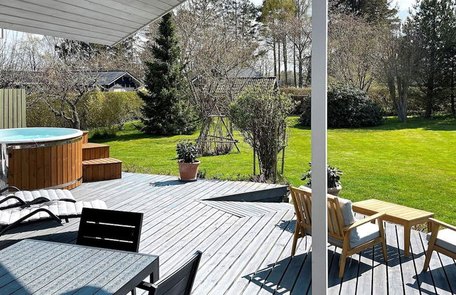 8 Person Holiday Home in Dronningmolle - Foto 13