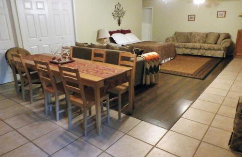 Charming Downstairs Unit - Foto 6