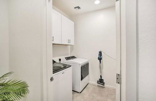 Hot Tub, Putting Green! New-Build Glendale Home - Foto 18