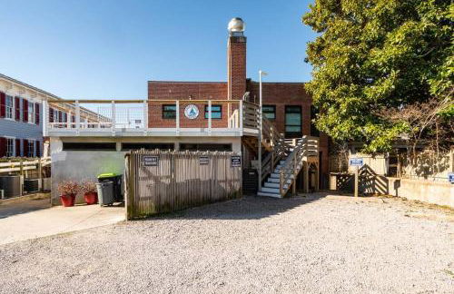 Why Knot Getaway...Rooftop with WaterView! Unit D - Foto 37