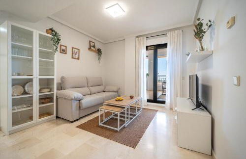 Wonderful Golf & Beach Apartment with front Seaview and Pool - Foto 6