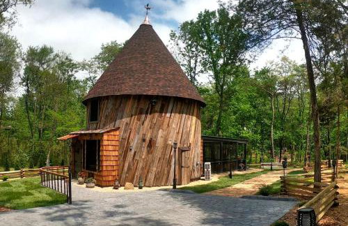 Unique Hobbit House Accommodation with a Private Hot Tub in Shenandoah, Virginia - Foto 1