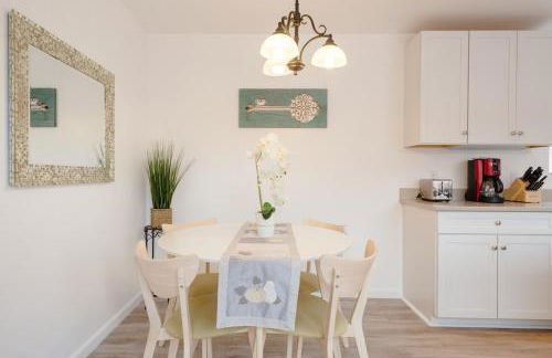 Charming Sonoma Cottage 2BD and 2BA Close to Plaza - Foto 5