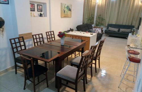 Ponta da Praia amplo 3dorm 3ban frente ao mar - Foto 7