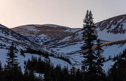 Cozy Cabin Perched on the Mountainside - Alpine Haus - Foto 5