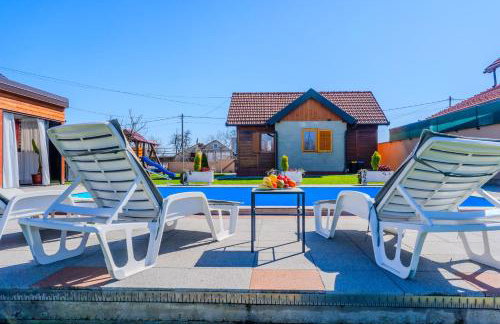 Timber Cottage With Pool - Happy Rentals - Foto 11