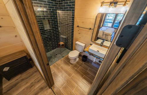 Luxury 12-Bedroom Cabin with Indoor Pool, Hot tub & Movie Theater, Sleeps 36 - Foto 36