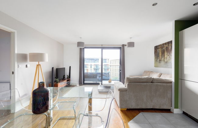 Idyllic 2 Bed Flat with Balcony in Canada Water - Foto 19