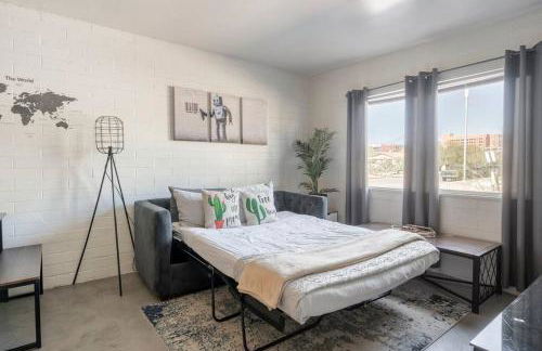 2BR 6 Min to UofA BBQ, Sunshine & Cozy Vibes! - Foto 5