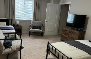 Elegant & Modern Plymouth 3-bed 25-bath Townhome - Foto 17