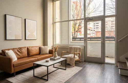 Boulevard Stays Midtown 30ft Ceilings 1BR 01 - Foto 13