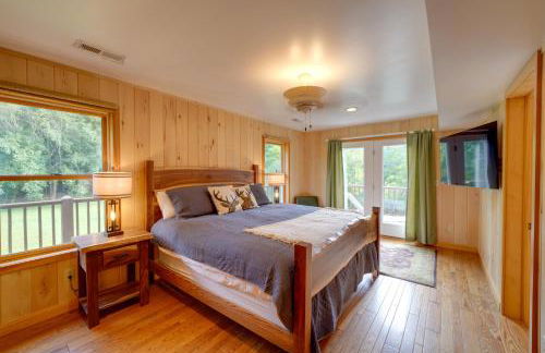 Riverfront West Virginia Cabin with Screened-In Deck - Foto 8