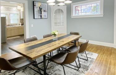 Lux 3BR, Steps from Airport, U of R & Grocery Stores - Foto 12