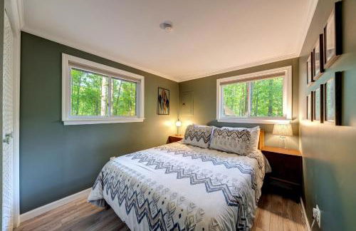 Modern Cabin w/Hot Tub & Fire Pit! - Foto 22