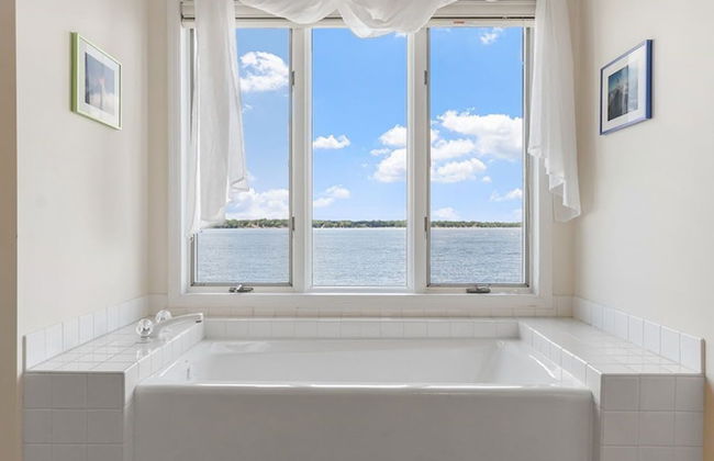 The Giraffe House - Photo 41