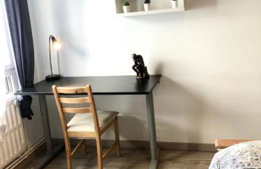 BedinReims "burgundy bottle" 110m2 Exceptional, 4 chambres doubles, 2 bain, free park & wifi, tout équipé - Foto 18