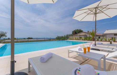 Villa Gabrijela for 10 people near Novigrad with 66 m2 heated pool and sea view - Foto 17