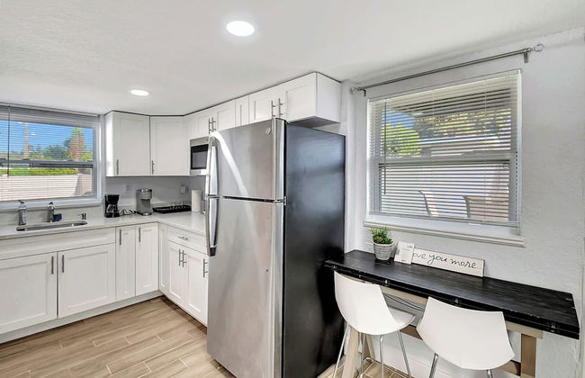 Cozy Cottage 5 Min to Beach Perfect for Couples - Foto 8