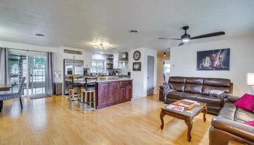 Centrally Located Merritt Island Home Pool, Porch - Foto 3