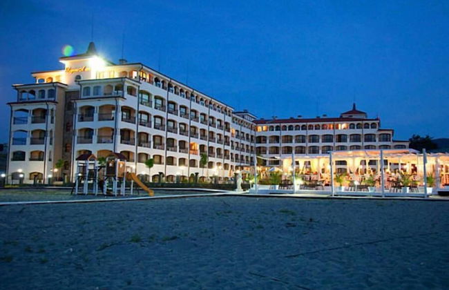 Parva linia adres Regina mare Tsarevo - Foto 16