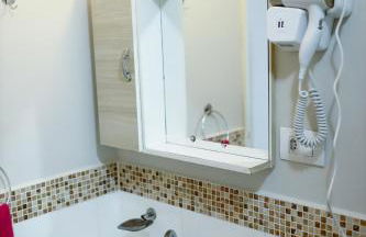 Apartamento 222 Pé na Praça 1 vaga Garagem 6 hóspedes - Foto 4