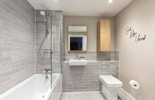 Elliot Oliver - Luxurious Two Bedroom Apartment With Parking - Foto 18