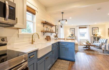 Downtown Luxury Farmhouse Apartment #3 - Photo 4