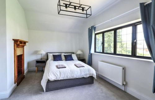 Beautiful arts and crafts home - Photo 12