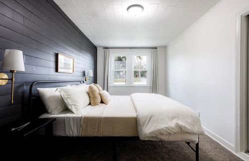 King Size Bed, Near Hwy, Work Desk, Close Parking - Foto 26