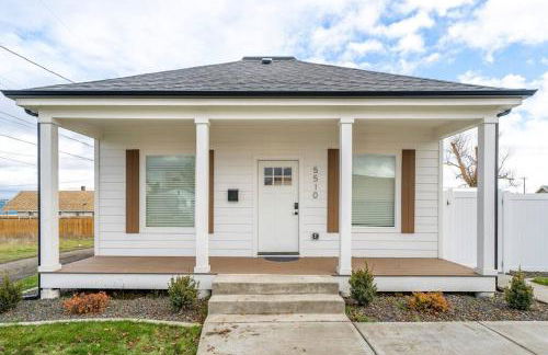 Updated Family Friendly Hillyard Gem NEW HOT TUB! - Foto 32