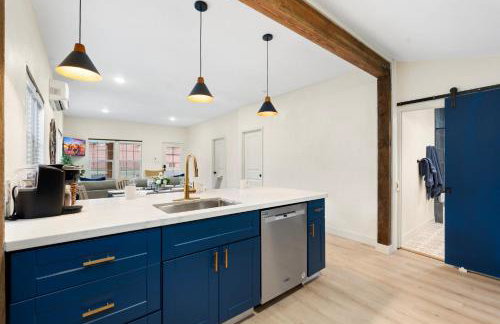 Walk to Old Town - Cozy Restored Cottage - Foto 5