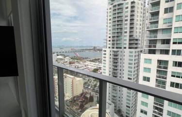 Spacious Studio in the Heart of Downtown Miami - Foto 9
