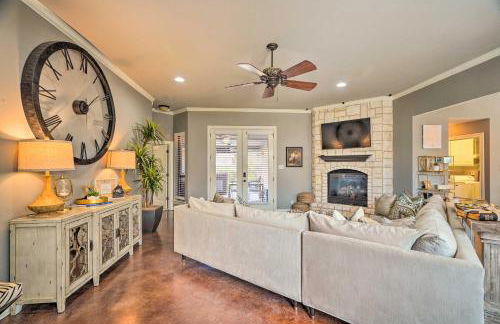 Luxe Midland Retreat with Patio, Grill and Yard! - Foto 5