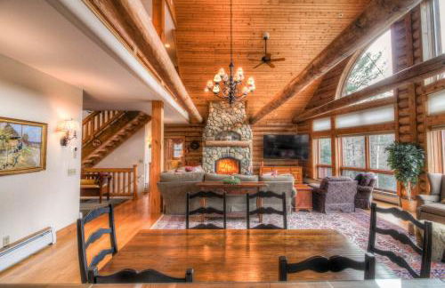 Most Luxury 7000 Sq ft Log Estate with Pool Hot Tub Sauna - Foto 44