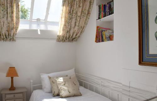 The Courtyard Suite - Photo 8