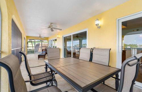 Sunset Harbor Waterfront Villa with Dock Cabana Club - Foto 18